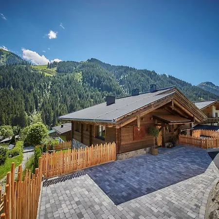 Chalet Dirndl Und Buam *